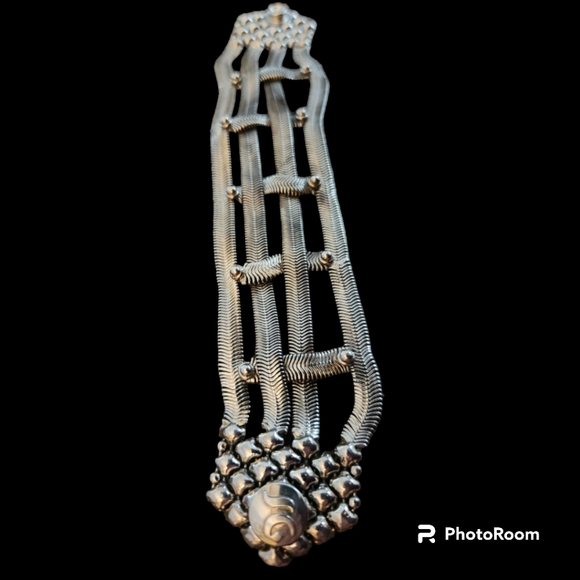 Sergio Gutierrez Liquid Metal Woven Snap Bracelet Approx 7in. x 1.5 in. - Picture 3 of 6
